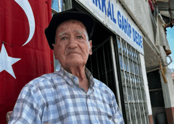 90 yaşındaki 'Garip Dede', yarım asırdır bakkal işletiyor