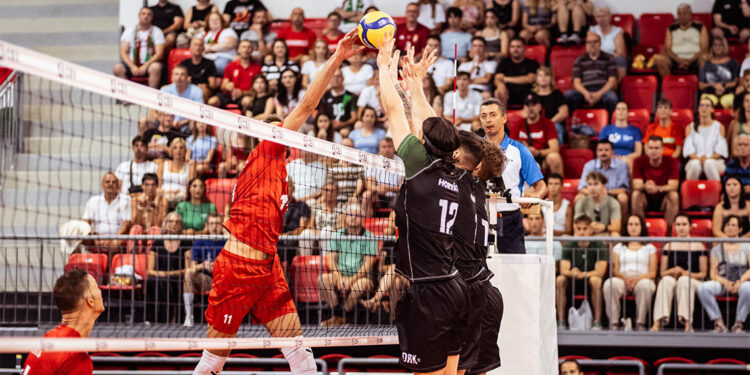 A Milli Erkek Voleybol Takımı Macaristan'ı 3-0 mağlup etti