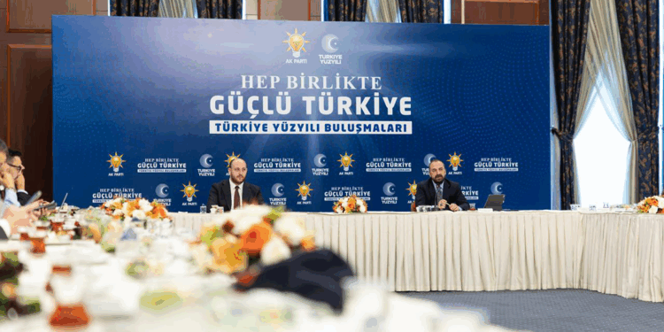 AK Parti, 'Türkiye Yüzyılı Buluşmaları' kapsamında sahaya iniyor