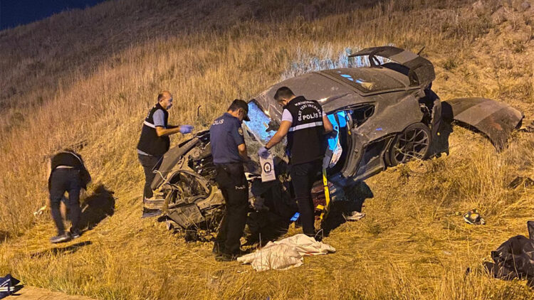 Ankara'da takla atan otomobildeki 1 kişi yaşamını yitirdi