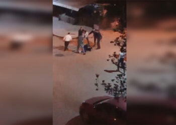 Ankara'da sokak ortasında sopalı darp kamerada