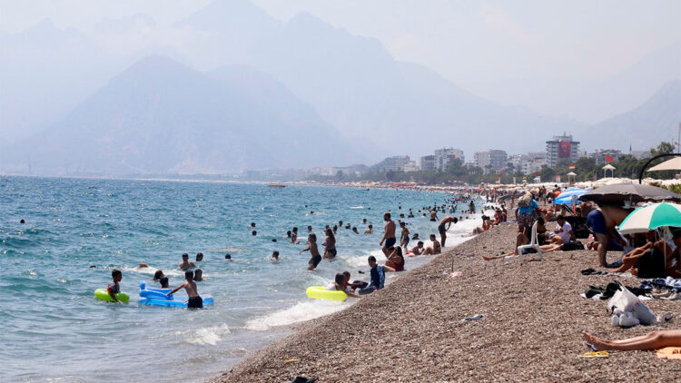 Ağustos ayının son gününde hava sıcaklığı 33 dereceye ulaştı