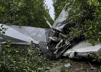 Adana'da ultralight tipi eğitim uçağı kaza- kırıma uğradı; 2 yaralı