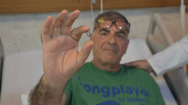 Akciğerinden diş implantı çıktı