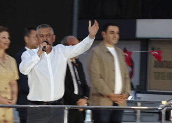 Anayasaya uymayanlarla anayasa yapılmaz