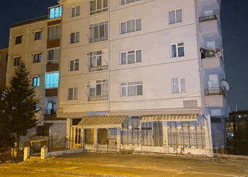 Ankara'da çatlaklar oluşup, çatırdayan 8 katlı apartman tahliye edildi