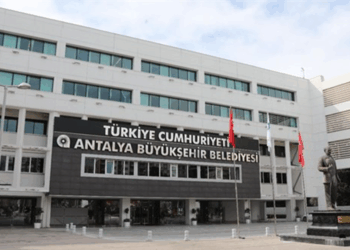 Antalya Belediyesi'ne rüşvet operasyonu: 17 kişi gözaltına alındı