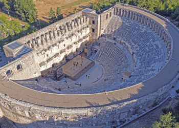 Antalya'ya 1 günde rekor yabancı ziyaretçi girişi