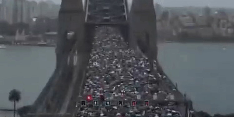 Avustralya'da Gazze yürüyüşü: 100 bin kişi köprüyü kapattı