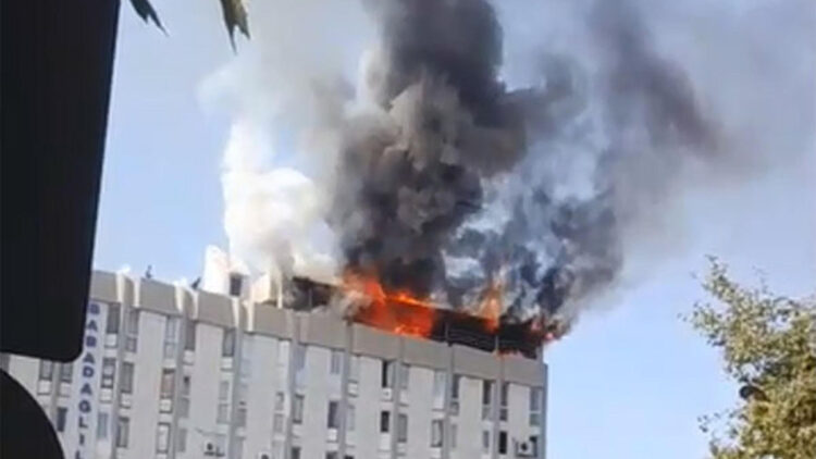 Babadağ Çarşısı'nda çıkan yangında 1 kişi yaralandı