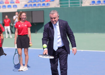 Görevimiz çocuklarımızın bağımlılıkla mücadelesinde onlara destek vermek
