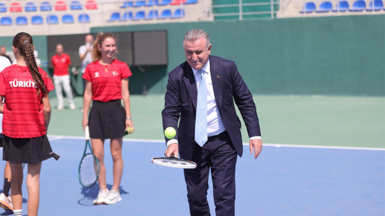 Görevimiz çocuklarımızın bağımlılıkla mücadelesinde onlara destek vermek