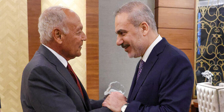 Hakan Fidan Arap Ligi Genel Sekreteri ile bir araya geldi