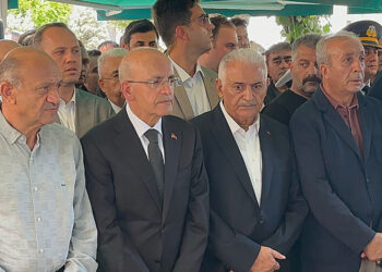 Mehmet Şimşek'in vefat eden ağabeyi toprağa verildi