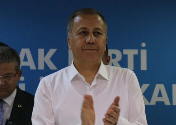 Bu komisyon, Terörsüz Türkiye hedefimiz yolunda atılmış tarihi bir adımdır