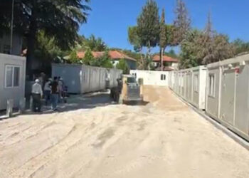 Sındırgı'nın Alacaatlı köyünde 10 konteyner kuruldu
