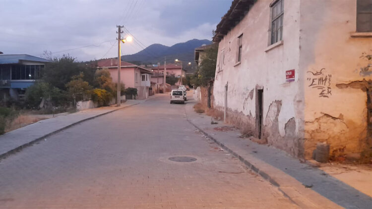 Balıkesir Sındırgı'da 4.4 büyüklüğünde deprem