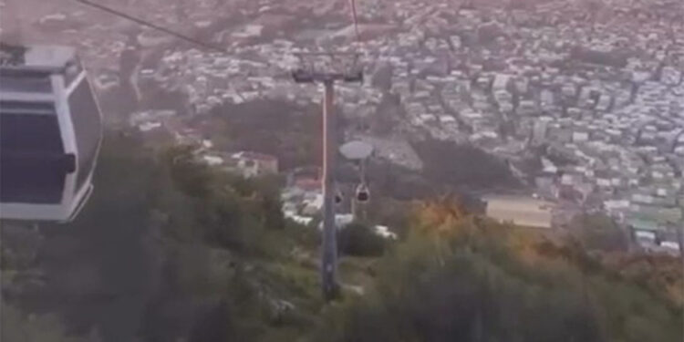 Depreme teleferikte yakalandılar