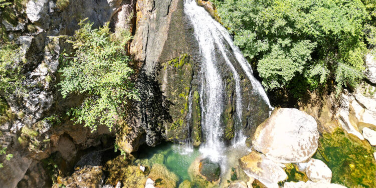 Ulukaya Şelalesi ve Ulus Çayı kuruma noktasına geldi