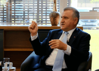 Bakan Bak, Türk tenisindeki gelişmeleri değerlendirdi