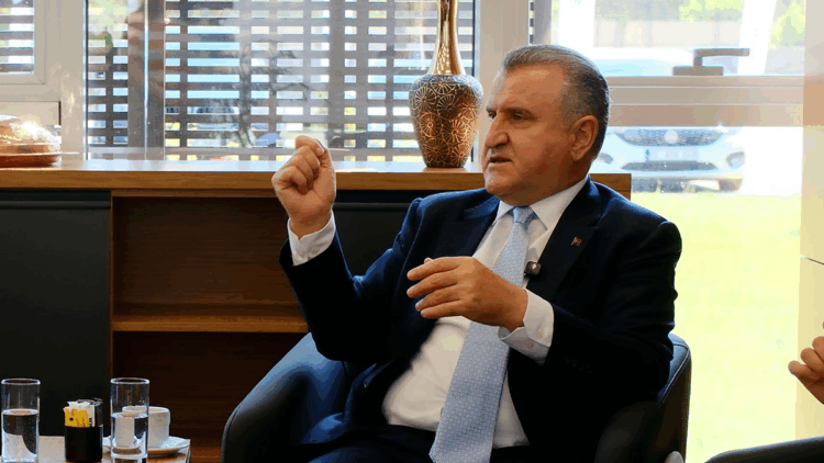 Bakan Bak, Türk tenisindeki gelişmeleri değerlendirdi