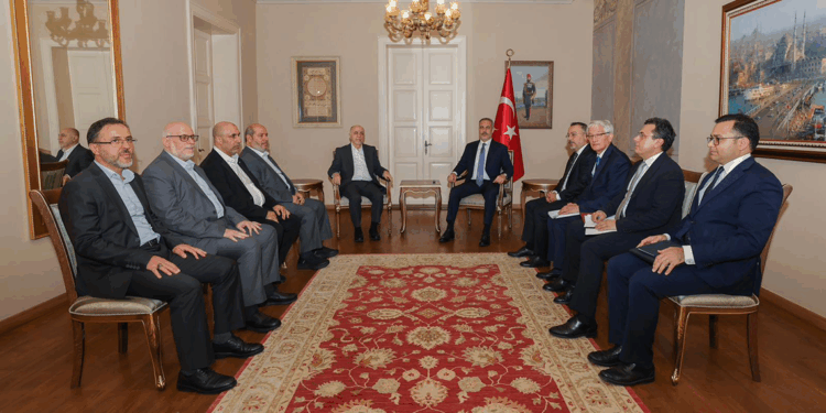 Bakan Fidan, Hamas Şura Meclisi Başkanı Derviş ile bir araya geldi