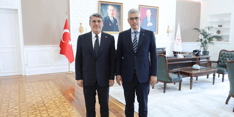 Bakan Memişoğlu, Beşiktaş Kulübü Başkanı Adalı’yı kabul etti