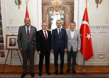 Bakan Uraloğlu, Türkiye'nin Bükreş Büyükelçiliği’nin ziyaret etti