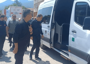 Bakan Yerlikaya, depremin vurduğu Balıkesir'de