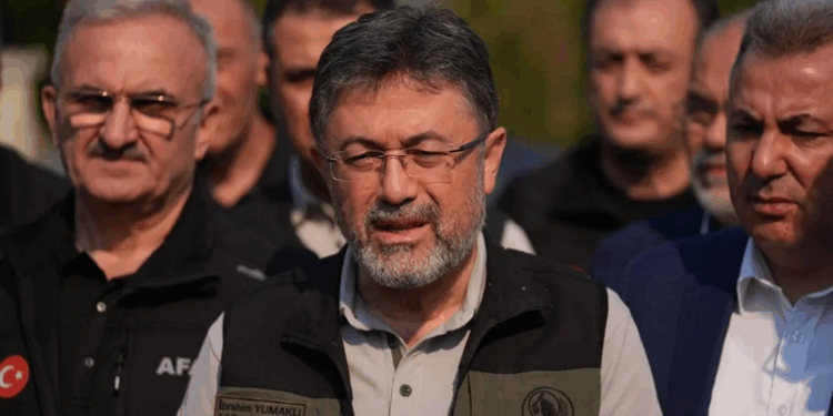 Bakan Yumaklı, orman yangınlarına ilişkin son durumu paylaştı