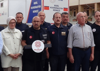 Balıkesir'deki depremzedelere konteyner ve nakit desteği sunuyoruz