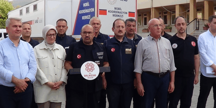 Balıkesir'deki depremzedelere konteyner ve nakit desteği sunuyoruz