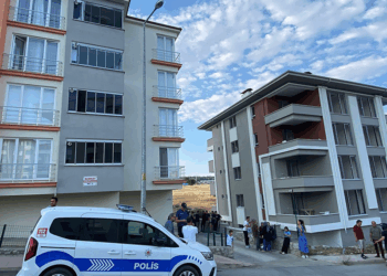 Boşanma aşamasındaki çift, yangın çıkan evde ölü bulundu