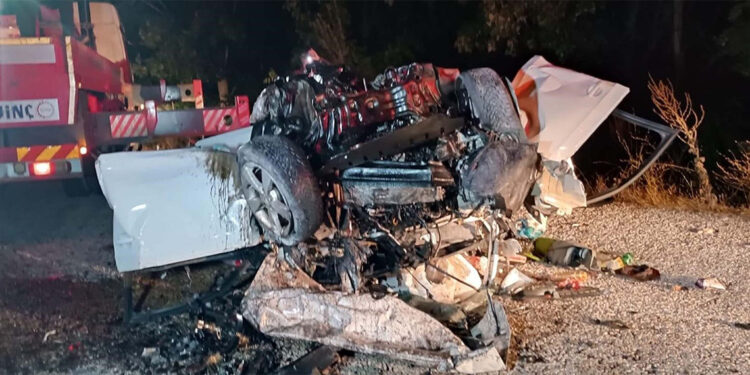 Çanakkale'de kazada ölen 6 kişinin kimliği belirlendi