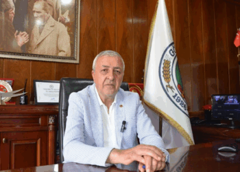 CHP'li Göle Belediye Başkanı Budak, partisinden istifa etti
