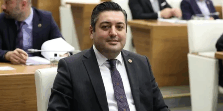 CHP'li meclis üyesi Burak Korkmaz gözaltına alındı