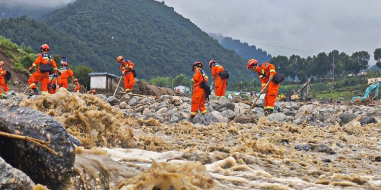 Çin'de sel felaketi: 15 ölü