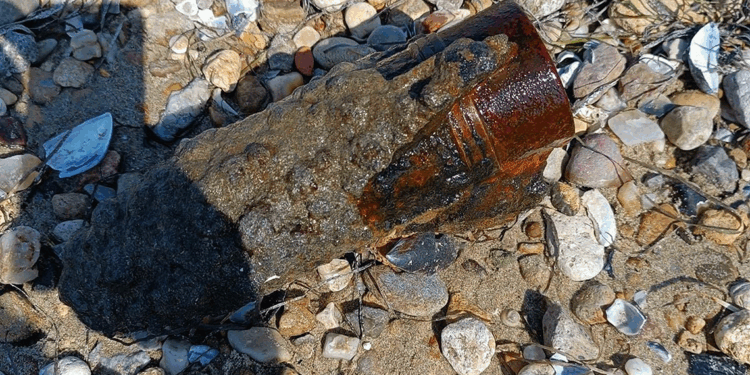 Çanakkale'de sahilde patlamamış top mermisi bulundu