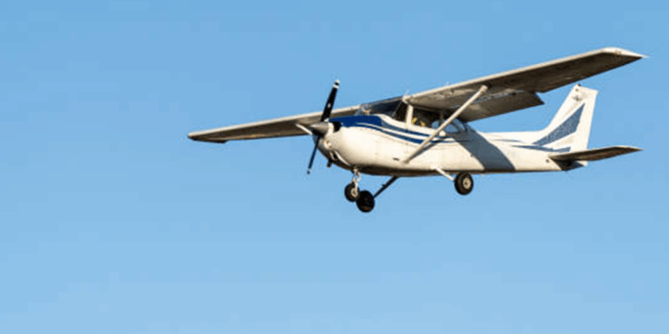 Cezayir'de keşif uçağı düştü: 4 ölü