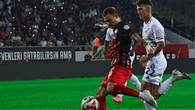 Çorum FK, Sarıyer'i 2-1 mağlup etti