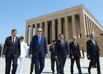 Cumhurbaşkanı Erdoğan ve YAŞ üyeleri Anıtkabir'de