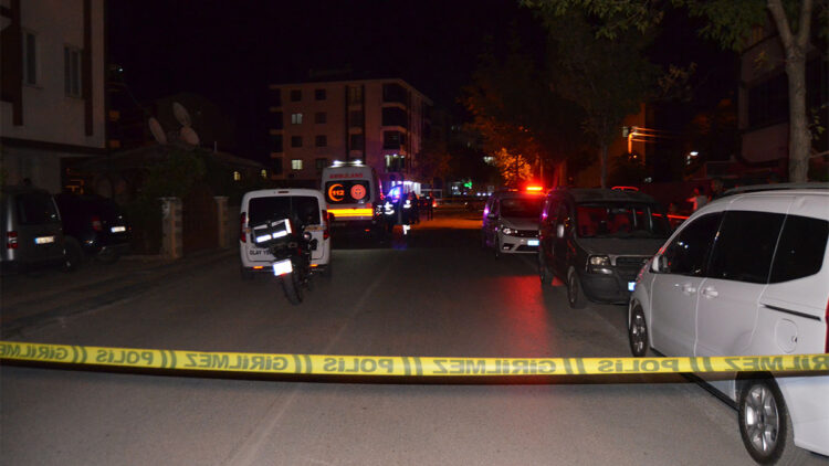 Damadını 9 el ateş ederek öldürdü