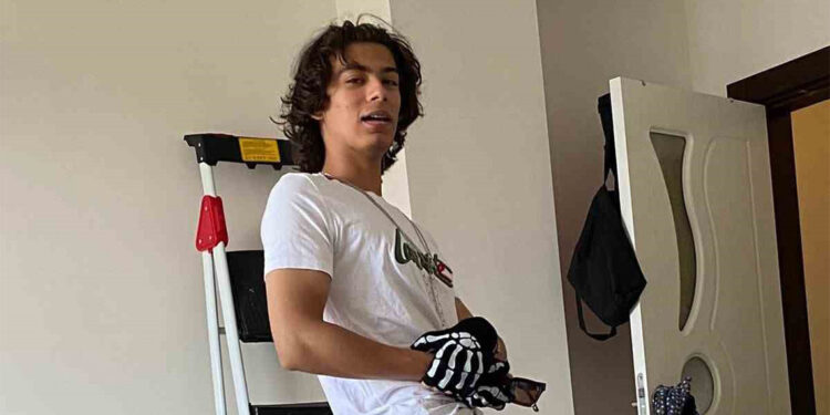 17 yaşındaki Aziz Burak Çevik tren garı yakınında ölü bulundu