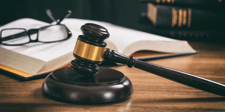 Danıştay'dan, hukuk fakültelerine giriş barajı kararına durdurma