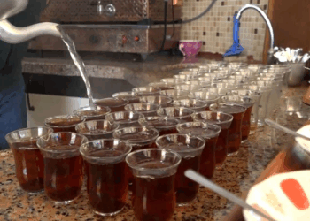 Demli çay tüketiminde 'böbrek taşı' riski