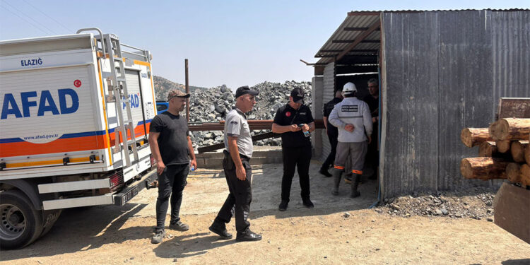Elazığ'da madende göçük; 1 işçi mahsur kaldı
