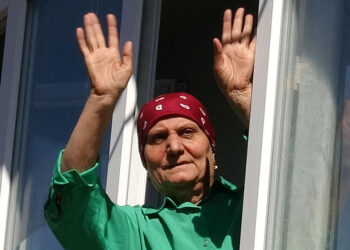 Birinci Karabağ Savaşı'nın kadın gazisi kanserle savaşıyor