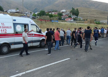 Refüje çarparak takla atan otomobilde 1 kişi hayatını kaybetti
