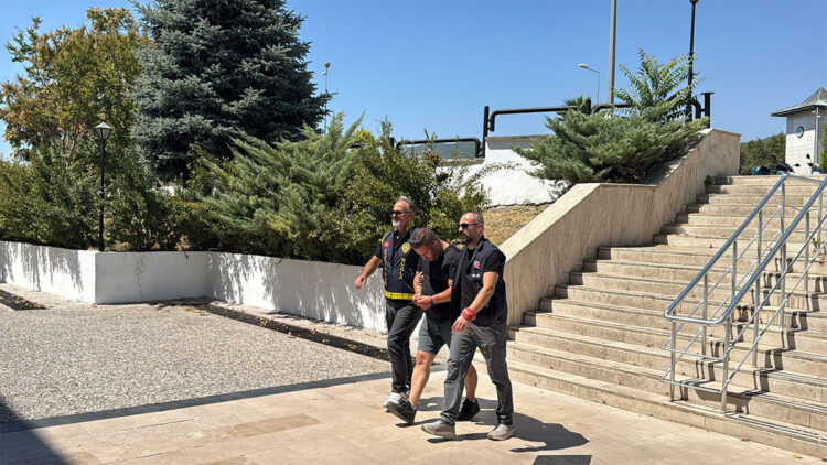 Evlilik vaadiyle 2.5 milyon lira dolandıran şüpheli tutuklandı