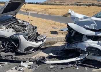 Elazığ'da otomobiller çarpıştı: 2'si ağır, 8 yaralı